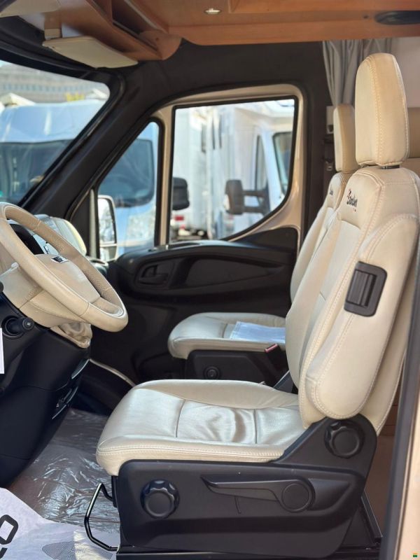 Iveco STARLINER by Maurer Wohnmobile Schweizer