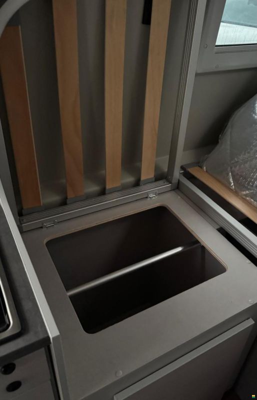 Pössl Summit 600 L Shine *Längsbetten*