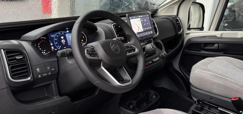 Pössl Summit 600 L Shine *Längsbetten*