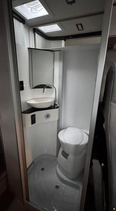 Pössl Summit 600 L Shine *Längsbetten*