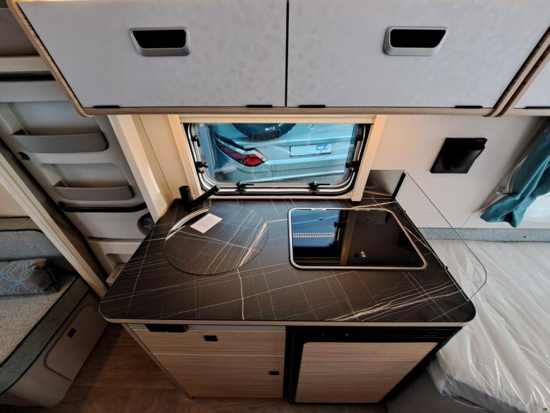 Eriba Touring 542  Harbour Blue