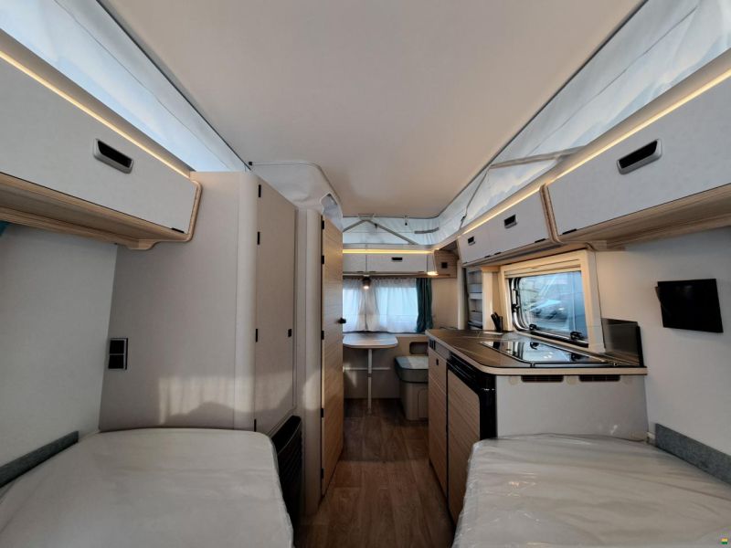 Eriba Touring 542 Harbour Blue