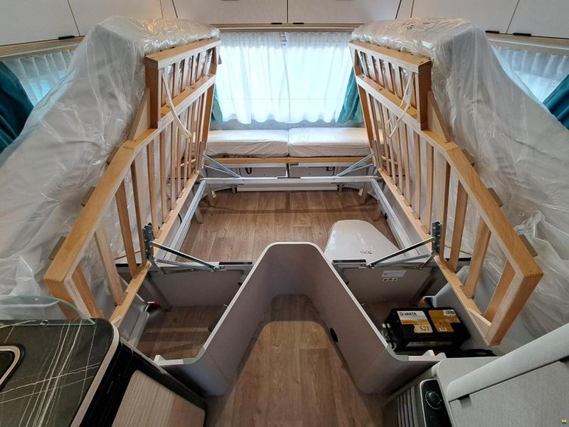 Eriba Touring 542 Harbour Blue