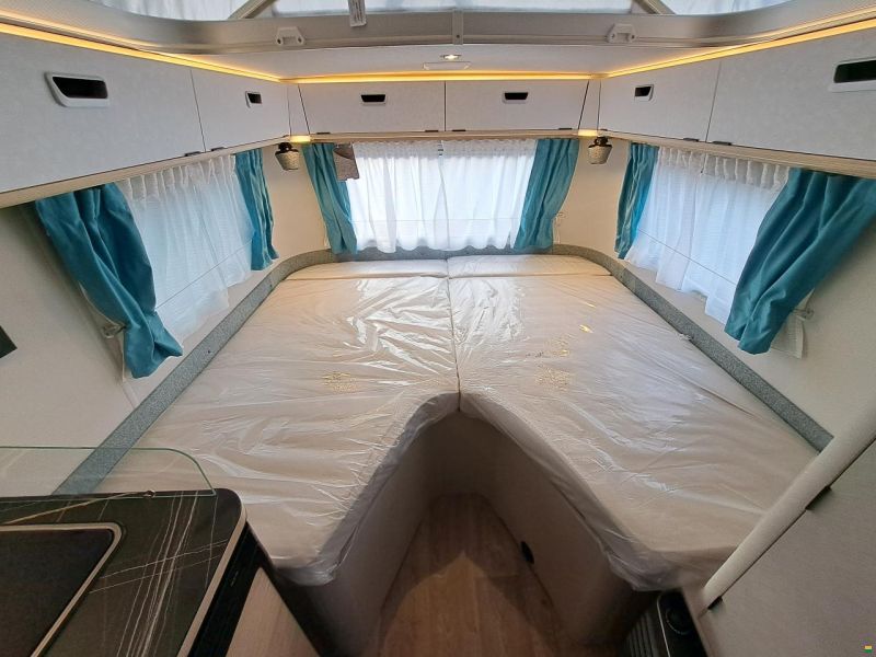 Eriba Touring 542 Harbour Blue