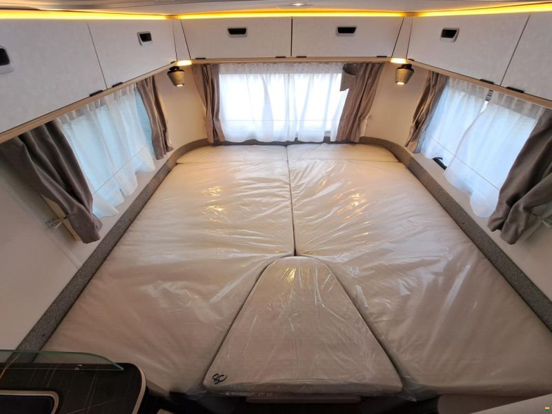 Eriba Touring 542 Nugget Gold