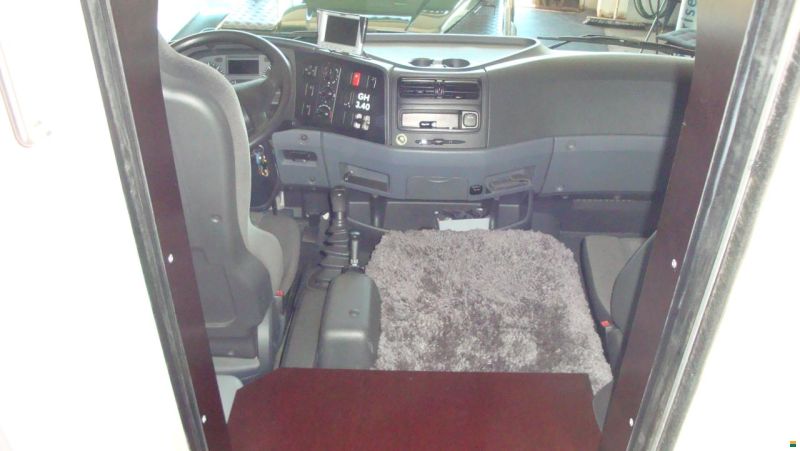 Wohnmobil / Wohnbus Mercedes Atego 818