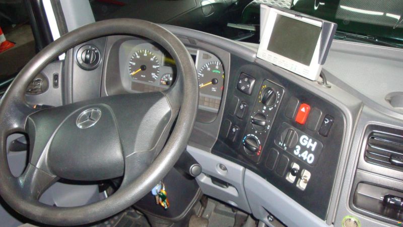 Wohnmobil / Wohnbus Mercedes Atego 818