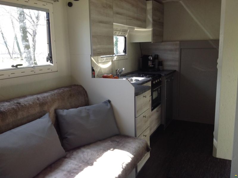 Wohnmobil / Wohnbus Mercedes Atego 818