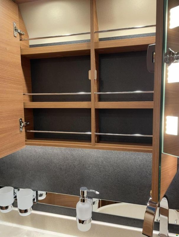 Carthago Chic c-line I 4.9 LE