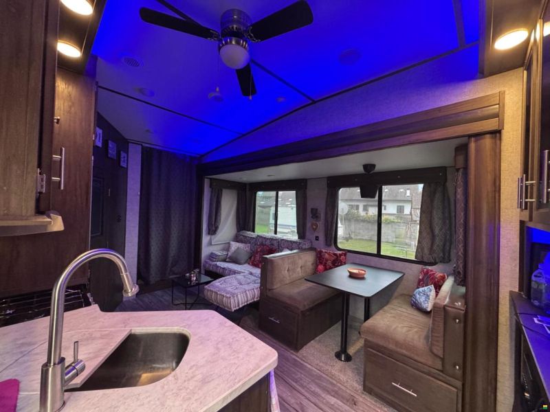 Forest River Artic Wolf