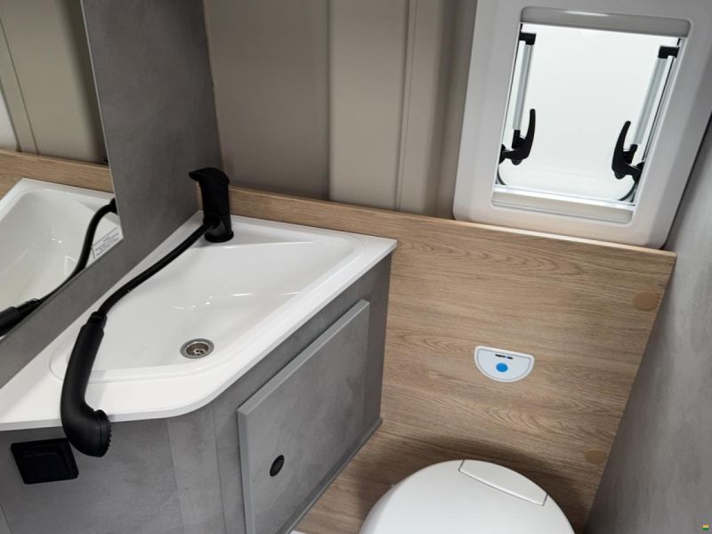 Crosscamp 5.4 DF 3.5t 2.2BlueHDi 140