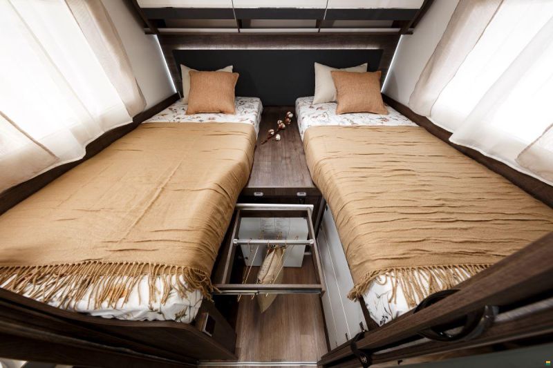 Benimar Amphitryon 967