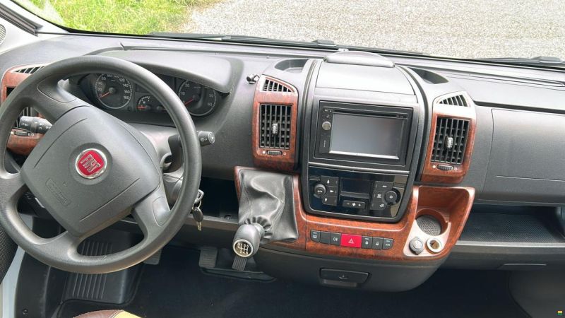 Hobby First Class Mobil