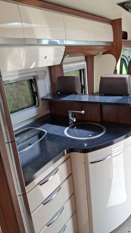 Hobby First Class Mobil