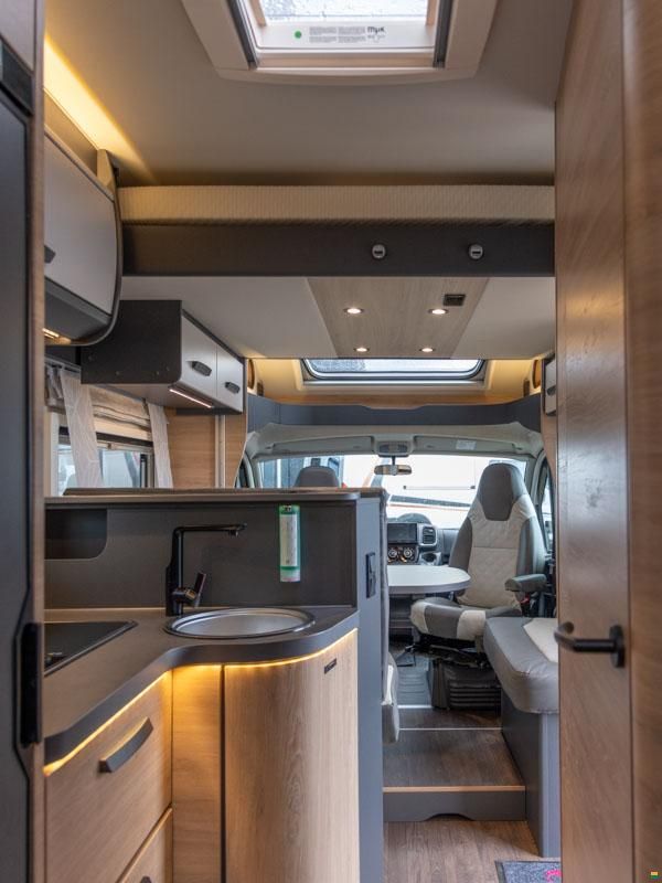 Knaus Live Wave 700 MEG Platinum Selection