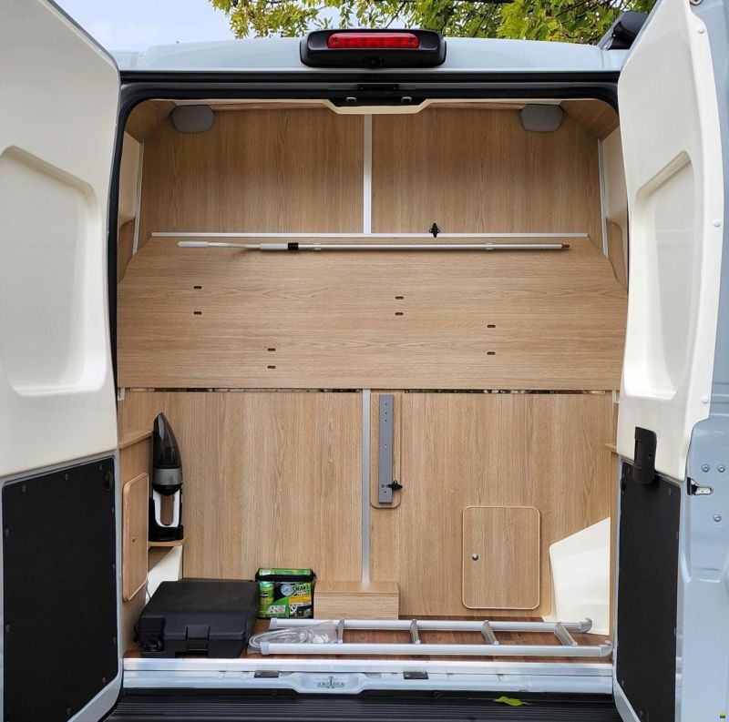 Bunkervan Memphis 599 180PS 9-Gang Aut.