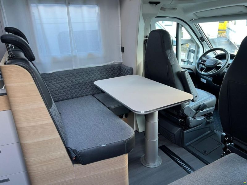 Adria Coral XL 660 SL F