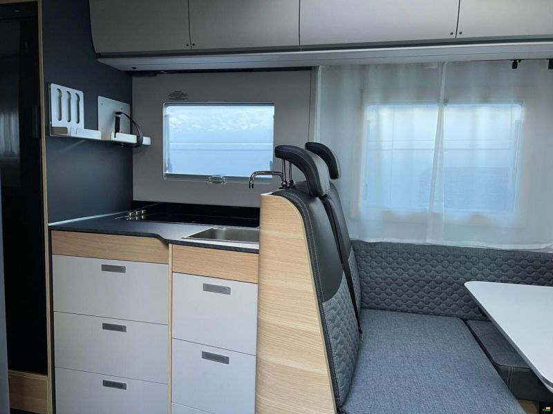 Adria Coral XL 660 SL F