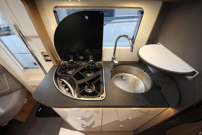 Carthago c2-tourer I 141 KB LE comfort MB