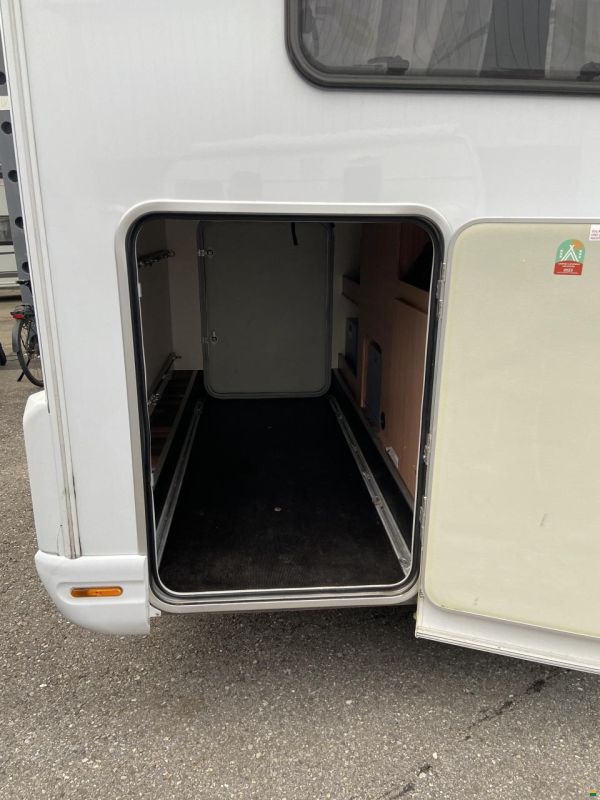 Knaus SKY Ti 700 MEG