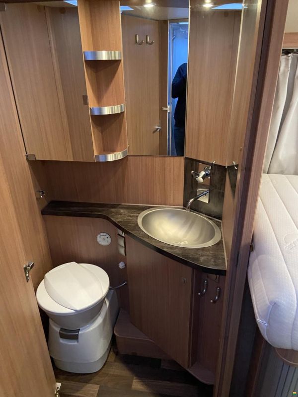 Knaus SKY Ti 700 MEG