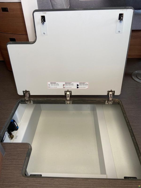 Carthago c-tourer I 145 RB LE superior