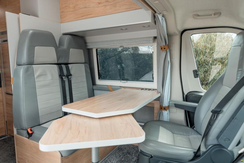 Globe-Traveller Voyageur X