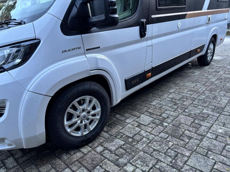 Globe-Traveller Voyageur X