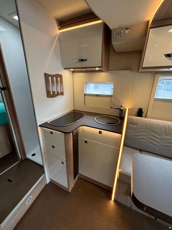 Bürstner IT 732 série Delphin