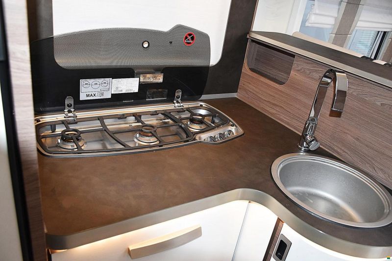 Knaus LIVE TI 700 MEG 2.3 AUTOMAT 2.3