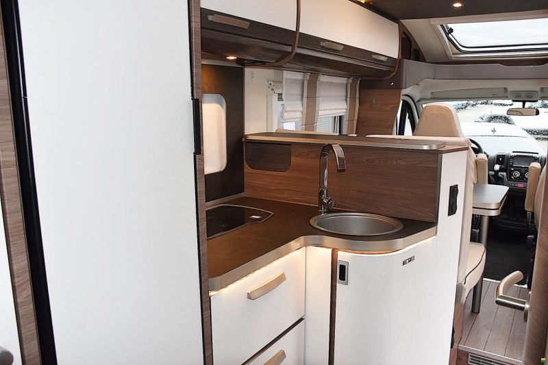 Knaus LIVE TI 700 MEG 2.3 AUTOMAT 2.3