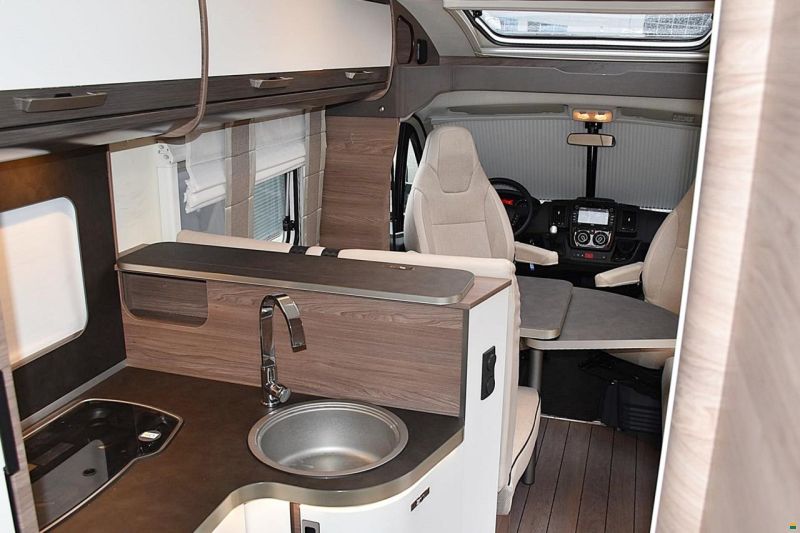 Knaus LIVE TI 700 MEG 2.3 AUTOMAT 2.3