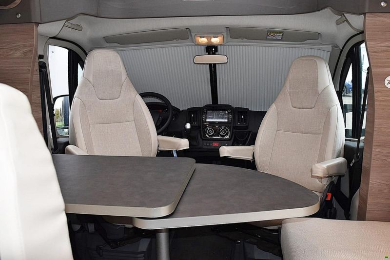 Knaus LIVE TI 700 MEG 2.3 AUTOMAT 2.3