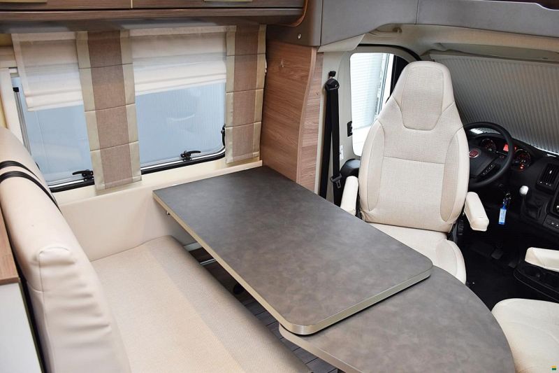 Knaus LIVE TI 700 MEG 2.3 AUTOMAT 2.3