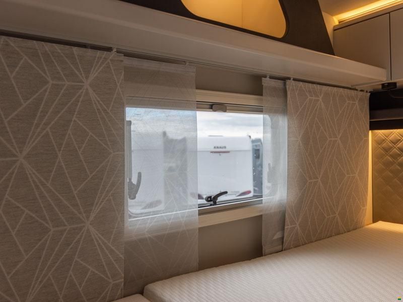 Knaus Live Wave 700 MEG Platinum Selection