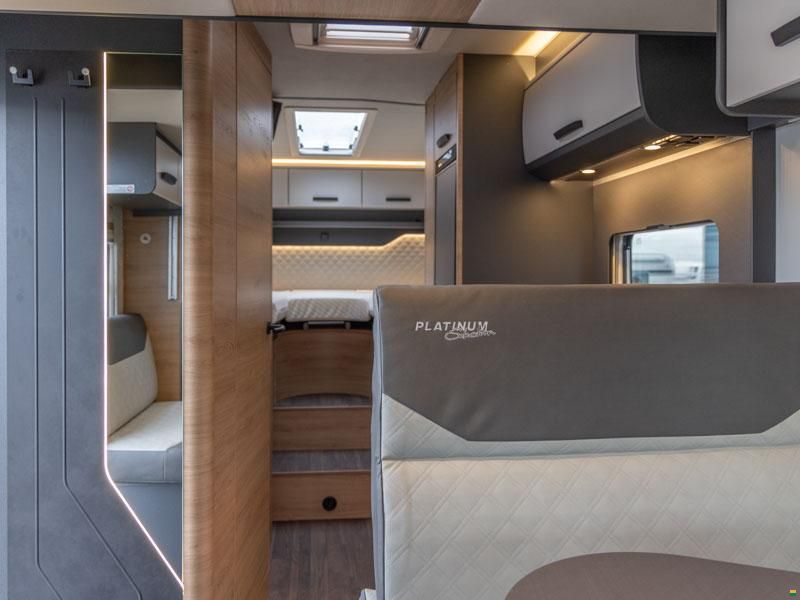 Knaus Live Wave 700 MEG Platinum Selection