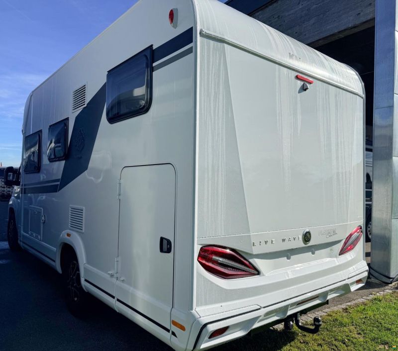 Knaus Live Wave 650 MG Platinum Selection