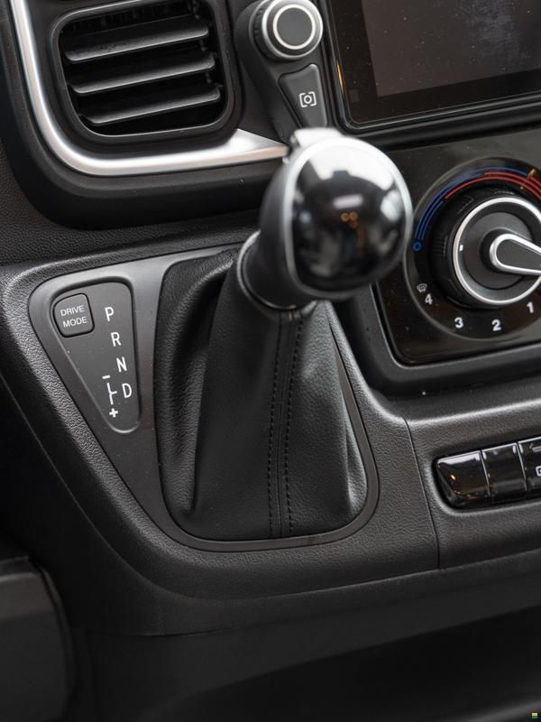 Knaus Live Wave 650 MG Platinum Selection