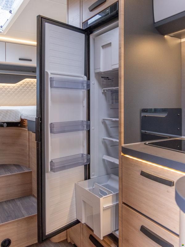 Knaus Live Wave 700 MEG Platinum Selection