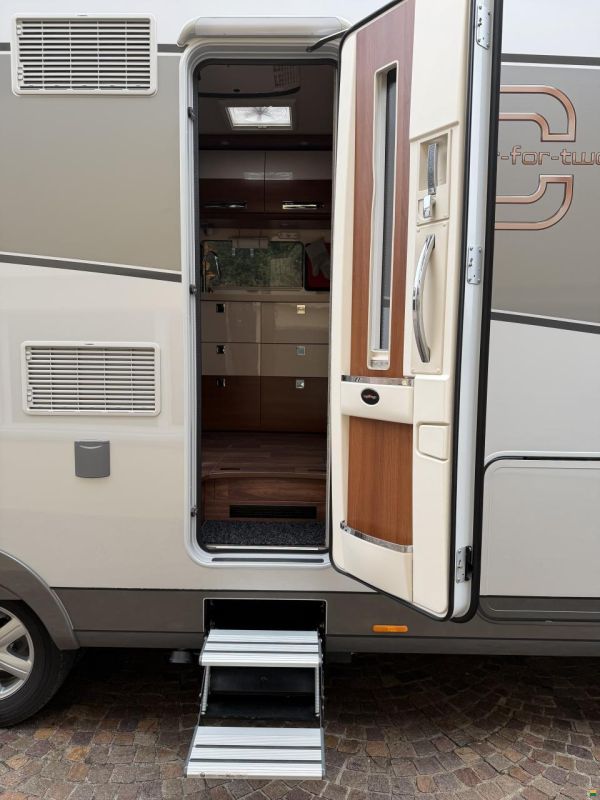 Carthago Liner for Two 53