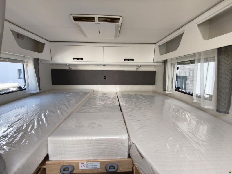 Sunlight T 67s mit Einzelbett & Hubbett, Automat!