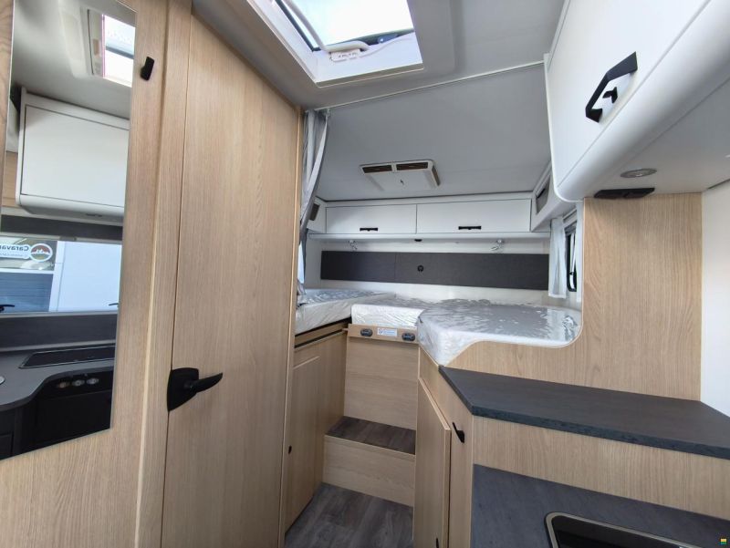 Sunlight T 67s mit Einzelbett & Hubbett, Automat!