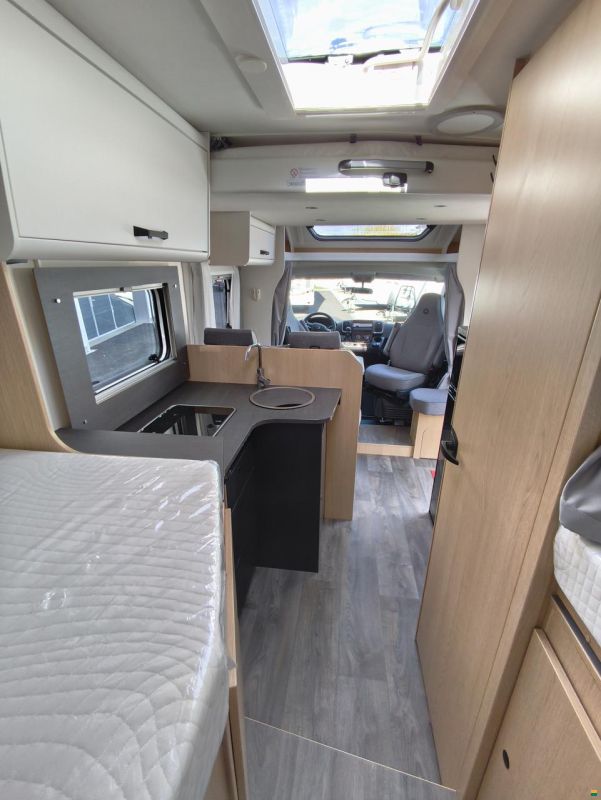 Sunlight T 67s mit Einzelbett & Hubbett, Automat!