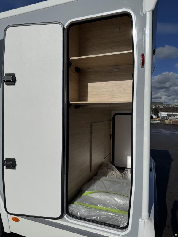 Challenger 260 Graphite Edition