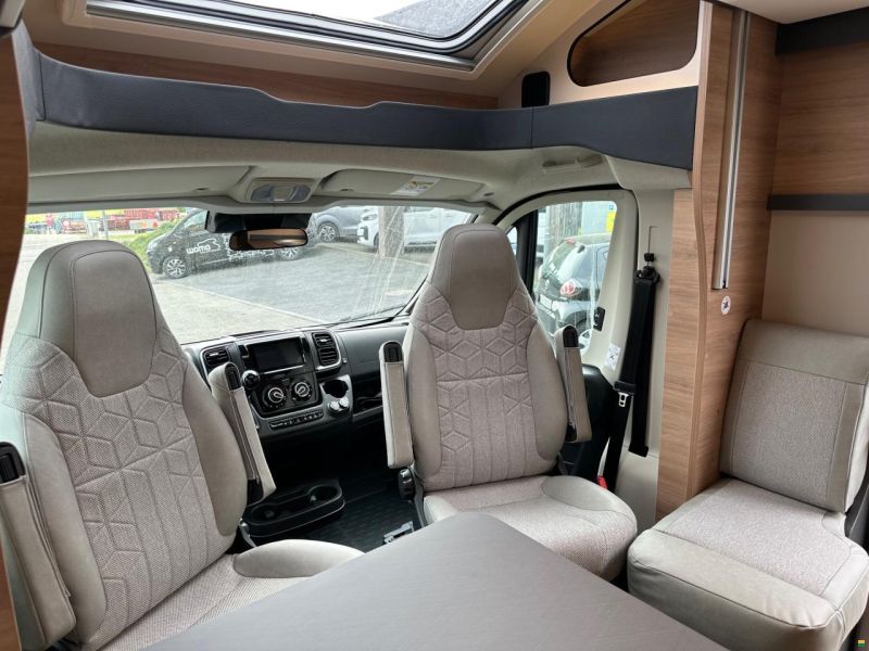 Knaus Live Wave 650MEG BLACK Selection