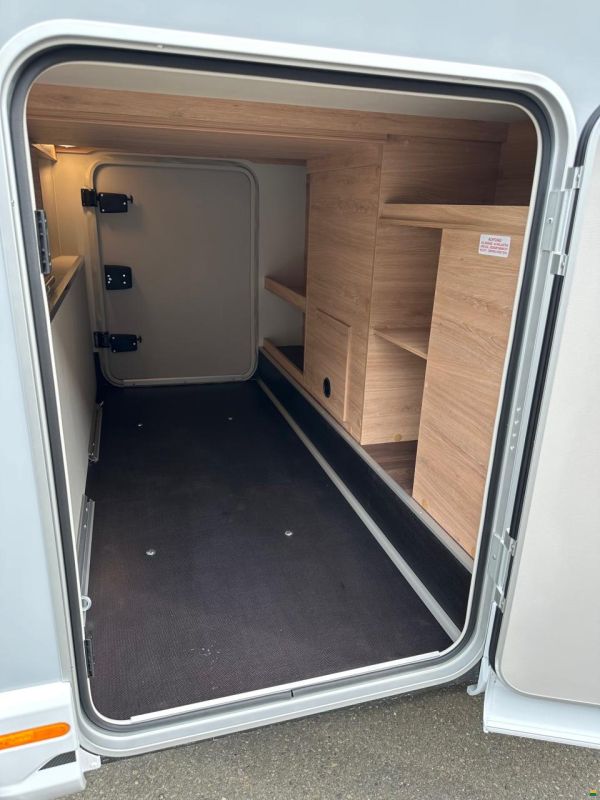 Knaus Live Wave 650MEG BLACK Selection
