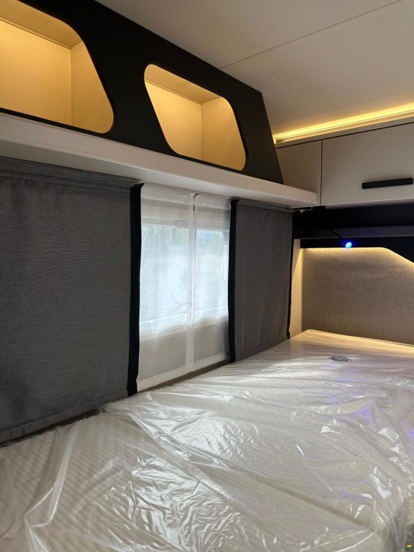 Knaus Live Wave 650MEG BLACK Selection