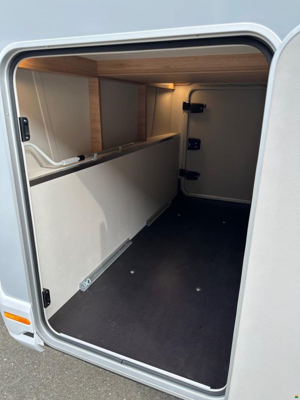 Knaus Live Wave 650MEG BLACK Selection