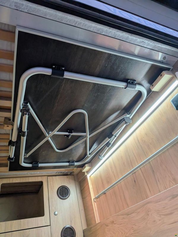 Globe-Traveller Voyager X