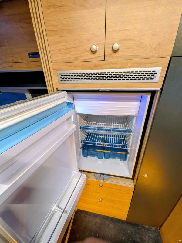 Globe-Traveller Voyager X